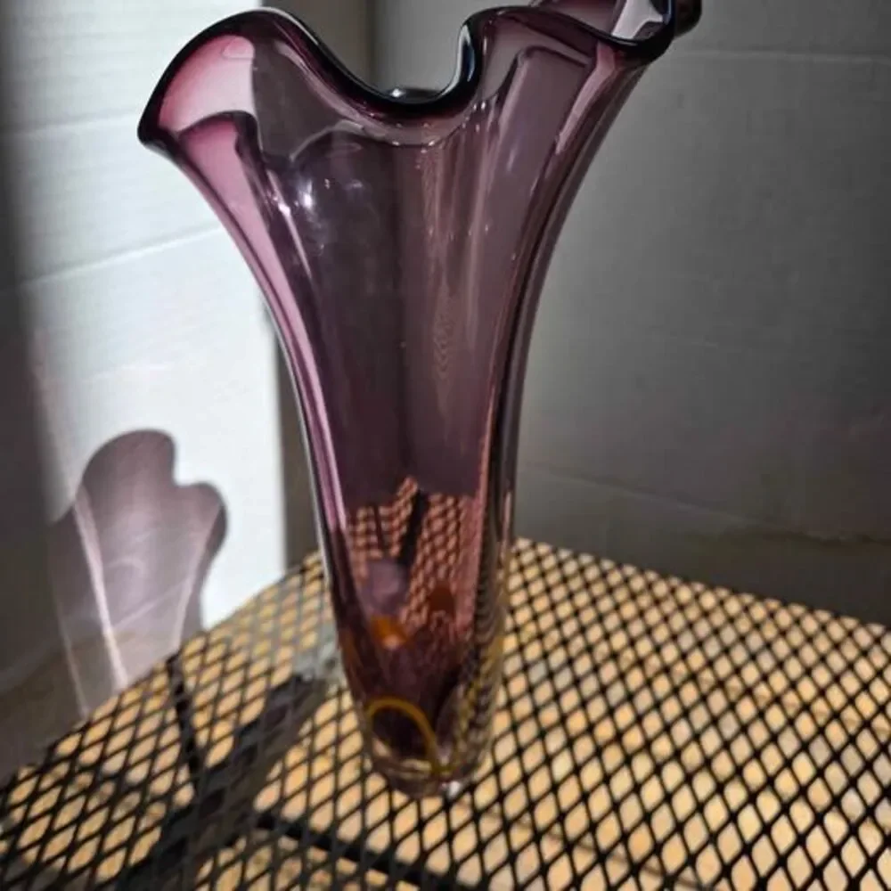 Ruffled edge Polish 24% crystal vase
